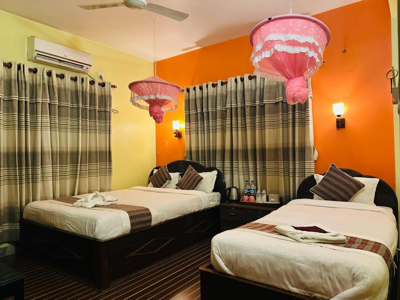 Sweet Home Chitwan Exterior photo